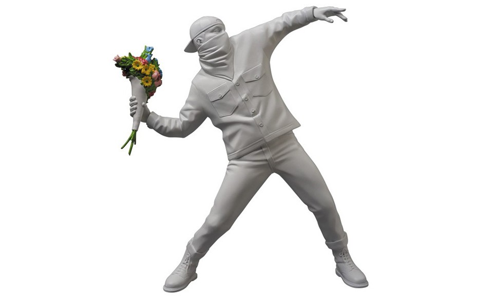 MEDICOM TOY 推出 Banksy “Flower Bomber” 玩具人偶